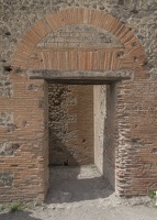 407-4221 IT - Pompeii - Doorway