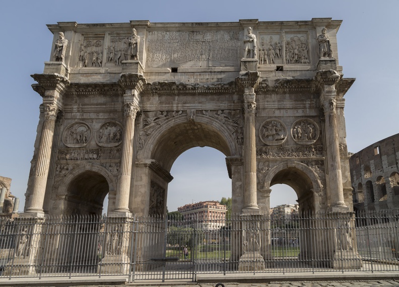 407-5649 IT - Roma - Arch of Constantine.jpg