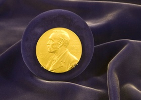 307-7806-LHS-Nobel-Medal