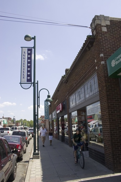 106-3017-Manhattan-Aggieville-Sidewalk.jpg 106_3017_Manhattan_Aggieville_Sidewalk.jpg