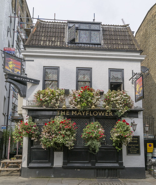 404-8529 London - The Mayflower.jpg