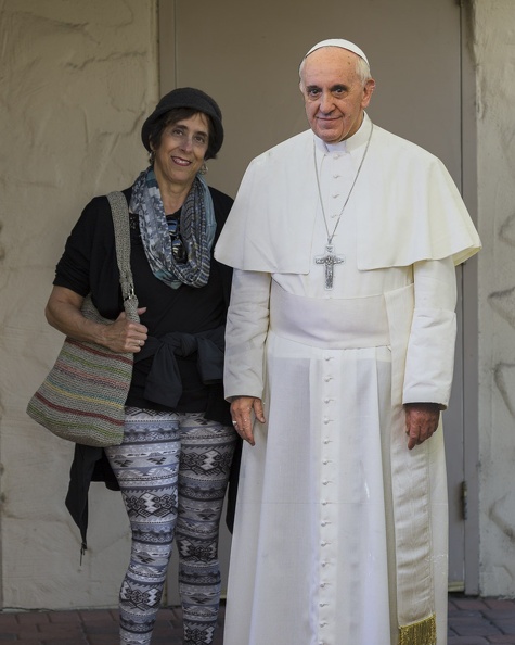 405-6916 San Juan Capistrano - Lynne with Pope Francis.jpg