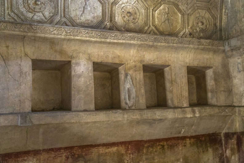 407-4068 IT - Pompeii - Public Bath.jpg