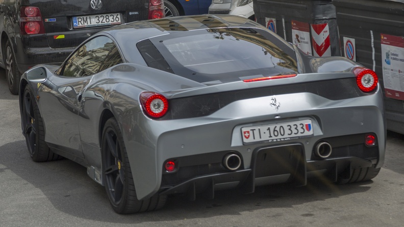 407-7837 IT - Roma - Ferrari.jpg