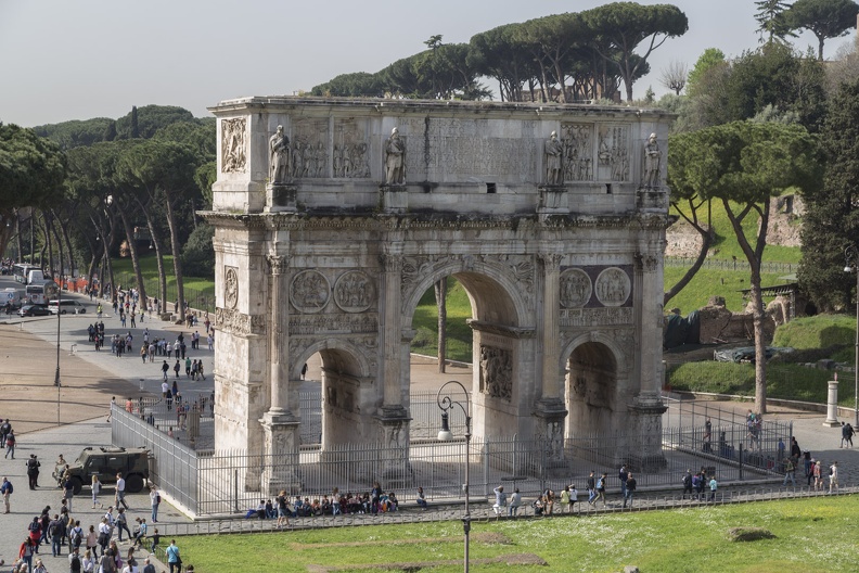 407-5889 IT - Roma - Arch of Constantine.jpg