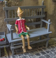 407-9433 IT - Orvieto - Pinocchio on Bench