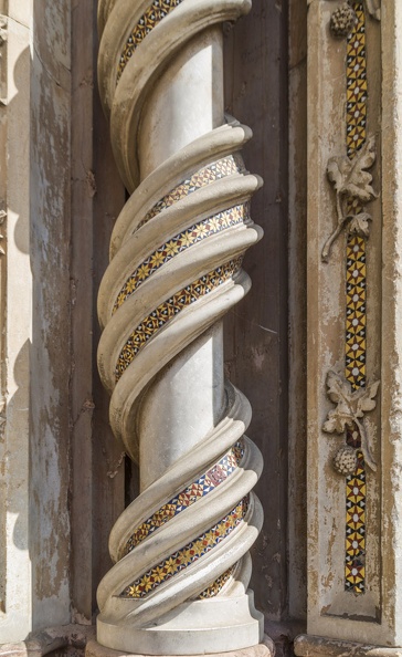 407-8996 IT - Orvieto - Duomo - Mosaic on Column.jpg