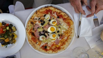 2016-04-12 12.27.19 IT - Perugia - Hard Boiled Egg Pizza