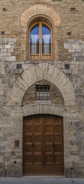 408-3937 IT - San Gimignano - Doorway.jpg