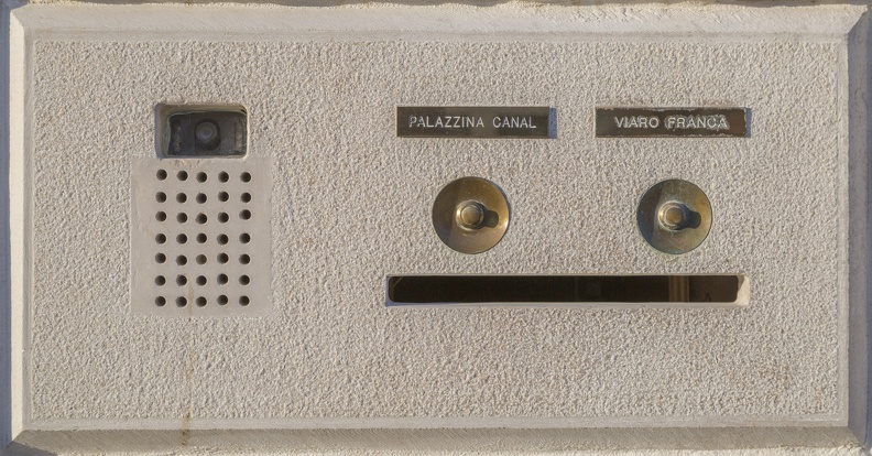 408-5938 IT - Venezia - Doorbells.jpg