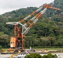 410-3552 Panama Canal - Largest Floating Crane