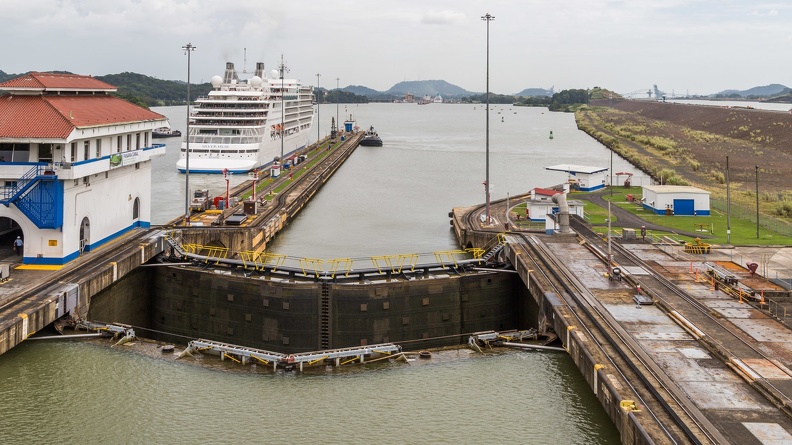 410-3740 Panama Canal - Pedro Miguel Locks.jpg