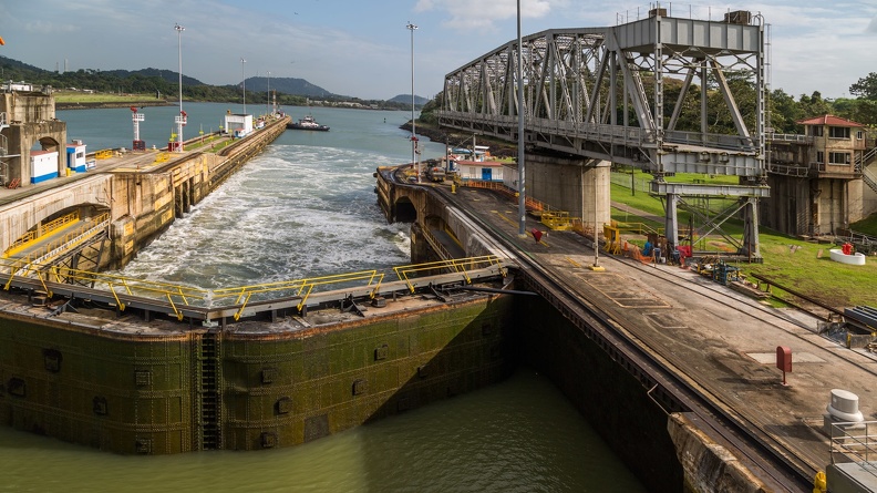 410-4006 Panama Canal - Drawbridge at Miraflores Locks.jpg