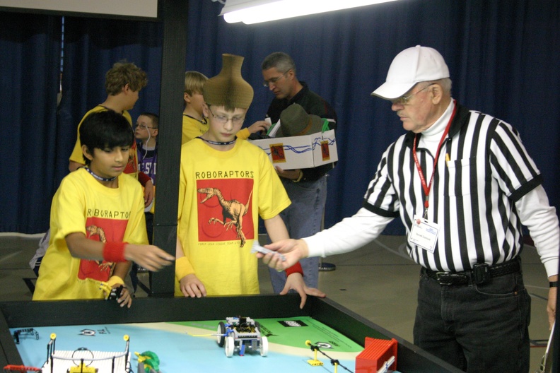 101_4145_FLL_Competition_Table.jpg