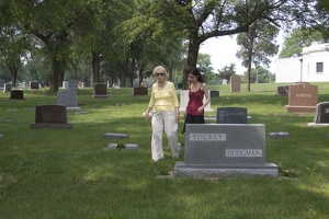 308-7068 Graceland Cemetery, Sioux City, Iowa: Dorothy Ann and Lucy