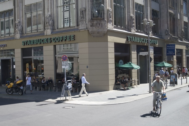 311-2161-Berlin-Starbucks.jpg