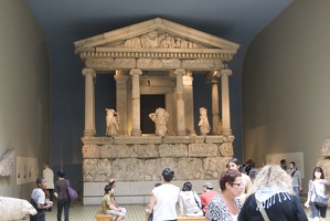 311-9407 London - British Museum - Nerid Monument