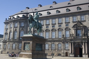 311-0660 Copenhagen - Statue