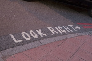 310-8525 London - Look Right