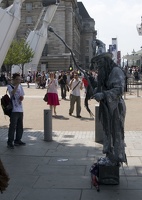 310-8577 London: Statue Mimes