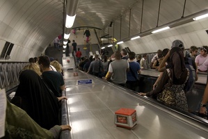 311-9768 London - Tube Escalator