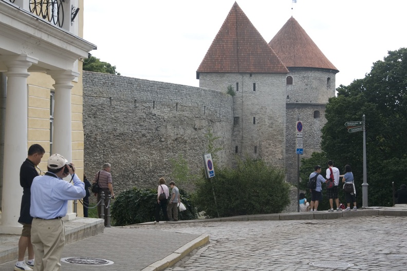 311-6350-Tallinn-Square-and-Round-Towers.jpg