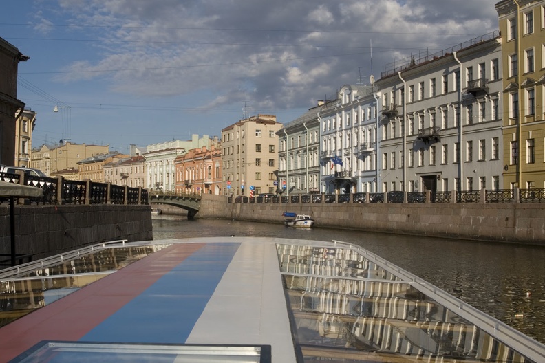 311-5324-St-Petersburg-Canal-Boat.jpg