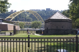 311-9821 Pittsburgh - Fort Pitt Redoubt