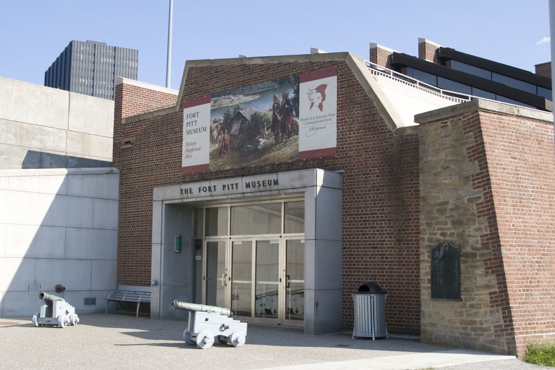 311-9867-Pittsburgh-Fort-Pitt-Museum.jpg