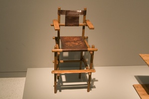 312-1610 Pittsburgh - Carnegie Museum of Art - Gerrit Reitveld - Child's Chair