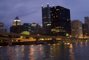 312-0428 Pittsburgh - Night