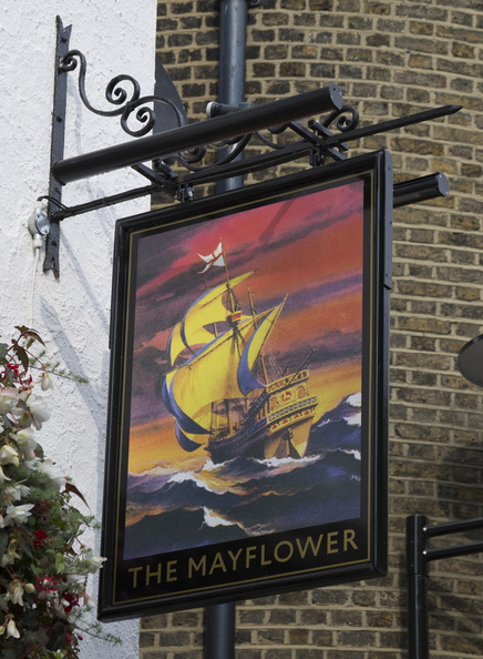 404-8528 London - The Mayflower.jpg