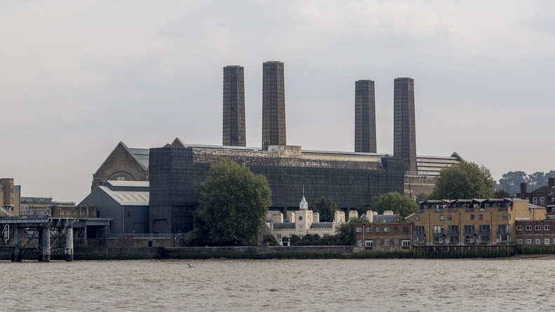404-8381 London Power Station Greenwich.jpg