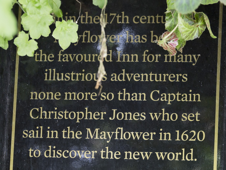 404-8532 London - The Mayflower.jpg