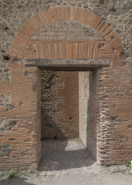 407-4221 IT - Pompeii - Doorway.jpg