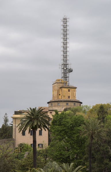 407-6976 IT - Roma - Vatican Radio - tower with antennae.jpg