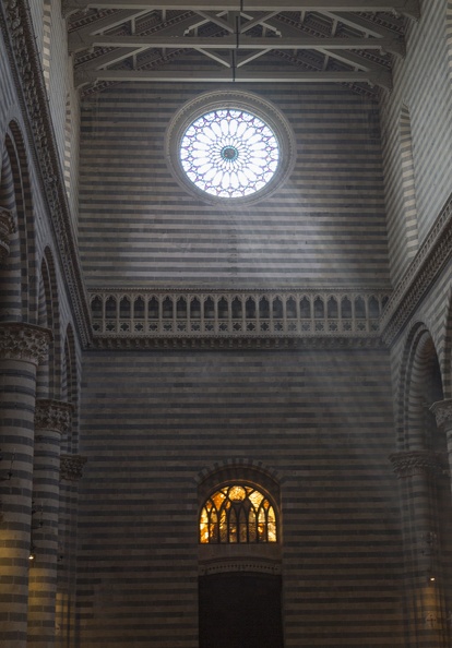 407-9177 IT - Orvieto - Duomo - Light Beam.jpg