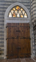407-9250 IT - Orvieto - Duomo - Door with Amber Window