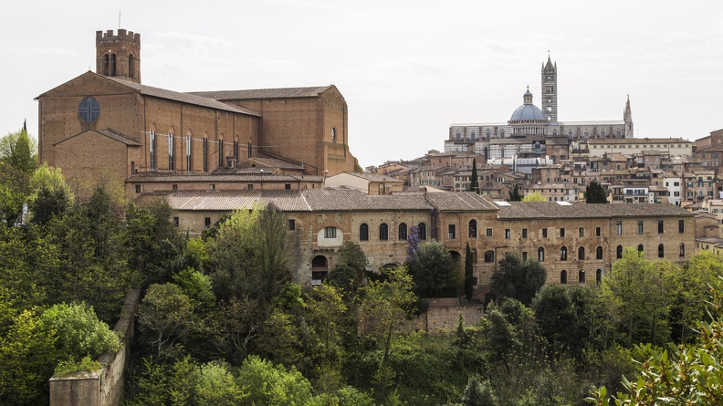 408-1281 IT - Siena - View from Viiale XXV Aprile - Basilica Cateriniana San Domenico on left.jpg