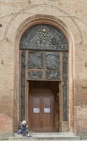 408-1321 IT - Siena - Basilica Cateriniana San Domenico door