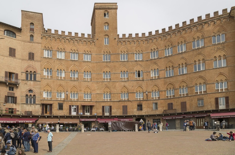 408-1520 IT - Siena - Piazza del Campo.jpg
