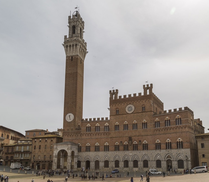 408-1561 IT - Siena - Piazza del Campo - Palazzo Pubblico.jpg