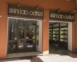 408-7499 IT - Bologna - Skin Lab Outlet