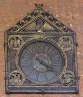 408-7883 IT- Bologna - Palazzo della Mercanzia - Clock