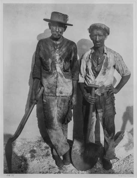 409-2813 VMA - Walker Evans, Dock Workers, Havana, 1933.jpg
